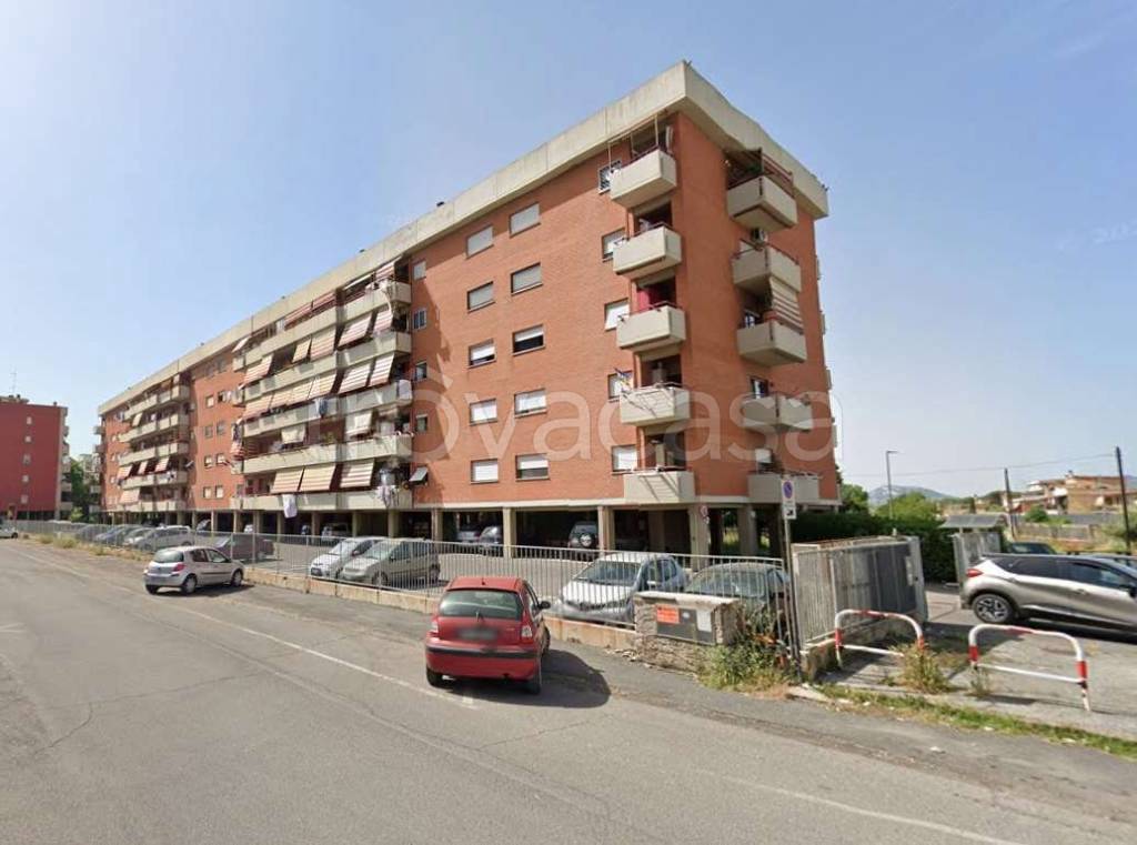 appartamento in vendita a Tivoli in zona Terme