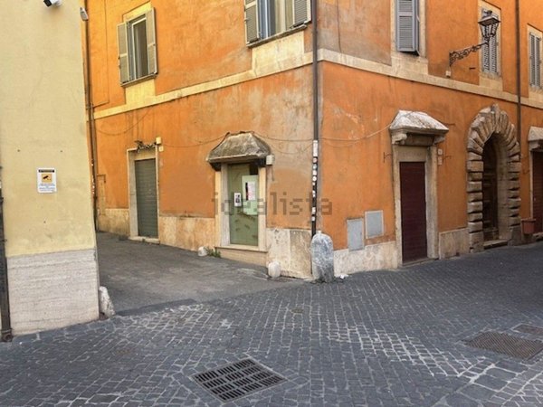 locale commerciale in vendita a Tivoli