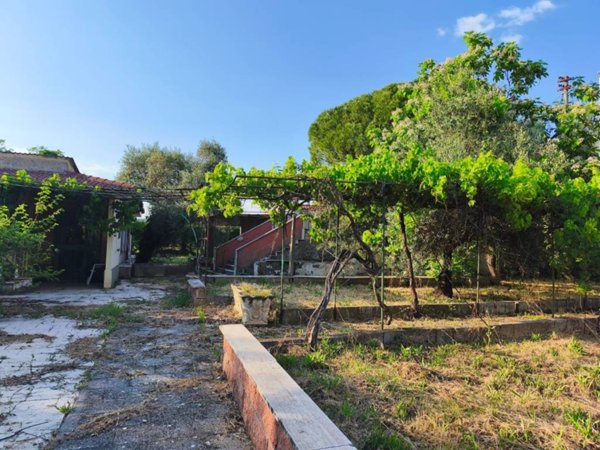 casa indipendente in vendita a Tivoli in zona Favale