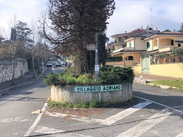 terreno edificabile in vendita a Tivoli in zona Villaggio Adriano