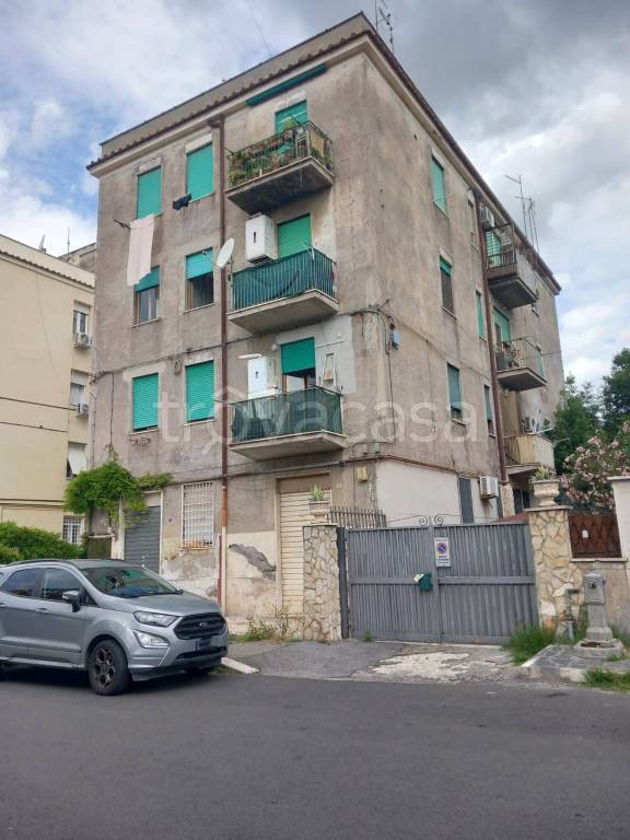 appartamento in vendita a Tivoli in zona Terme