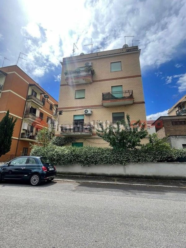 appartamento in vendita a Tivoli in zona Terme