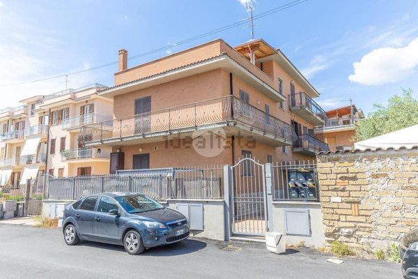 appartamento in vendita a Tivoli in zona Terme