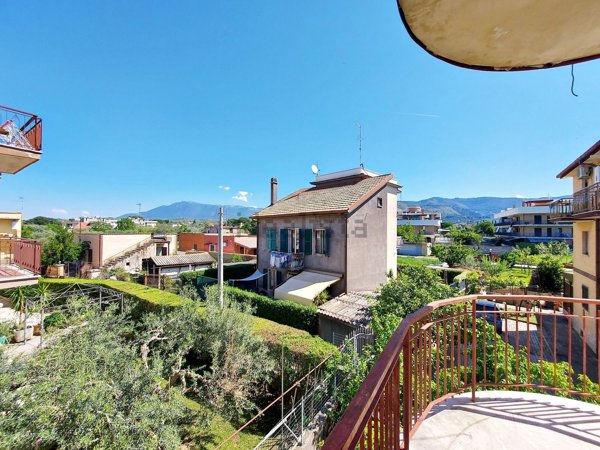 appartamento in vendita a Tivoli in zona Favale