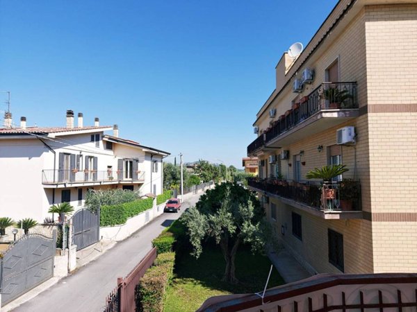 appartamento in vendita a Tivoli in zona Favale