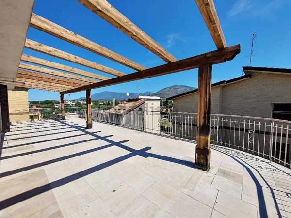 appartamento in vendita a Tivoli in zona Favale
