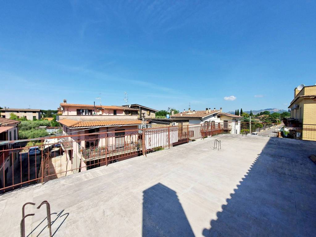 appartamento in vendita a Tivoli in zona Favale