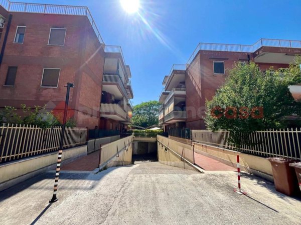 appartamento in vendita a Tivoli in zona Campolimpido