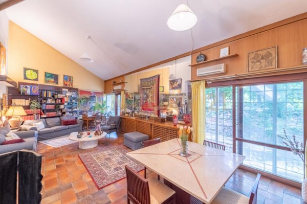 casa indipendente in vendita a Tivoli in zona Villaggio Adriano