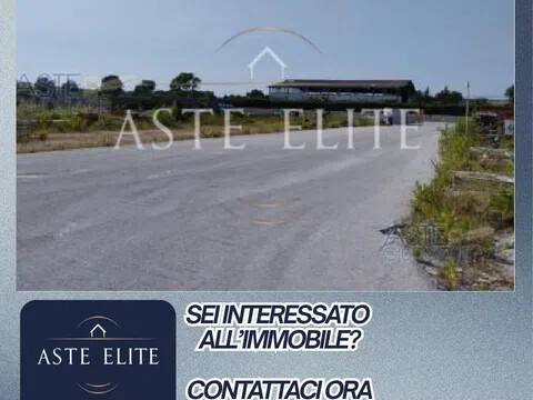 capannone in vendita a Tivoli in zona Villaggio Adriano