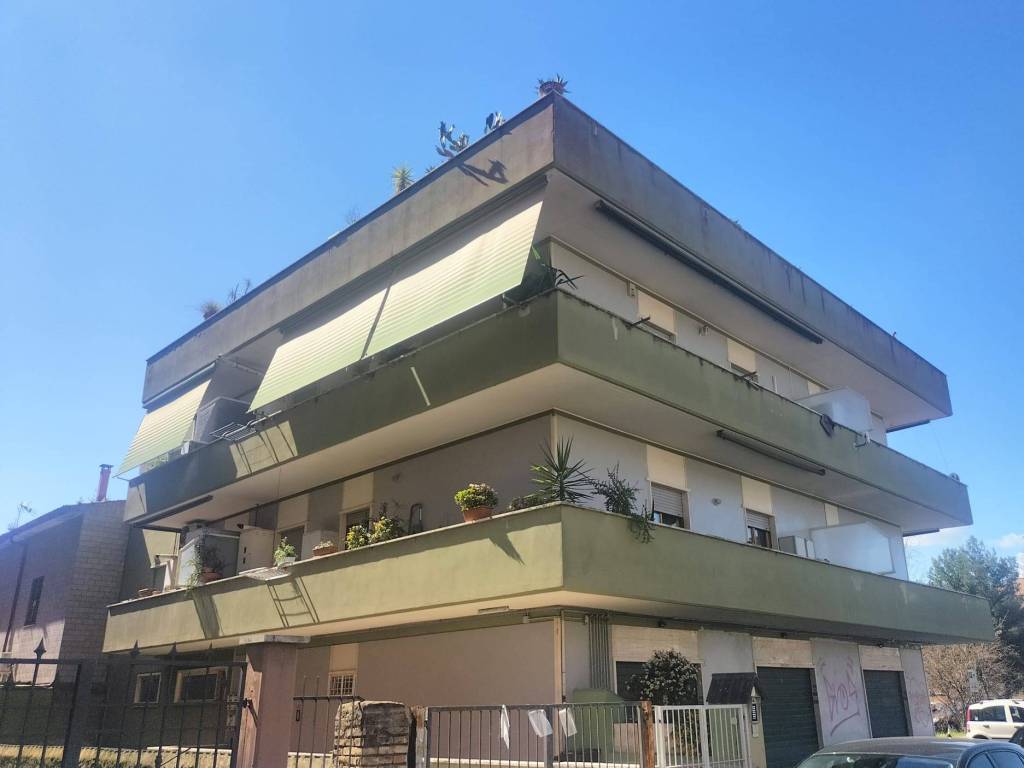 appartamento in vendita a Tivoli in zona Terme
