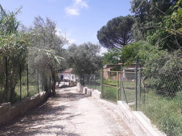 appartamento in vendita a Tivoli in zona Villaggio Adriano