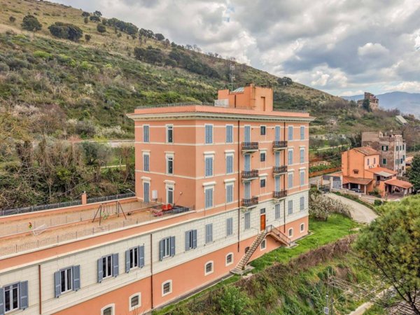 casa indipendente in vendita a Tivoli
