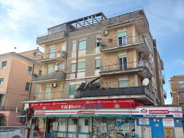 appartamento in vendita a Tivoli in zona Terme