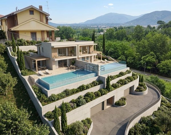 casa indipendente in vendita a Tivoli in zona Villaggio Adriano