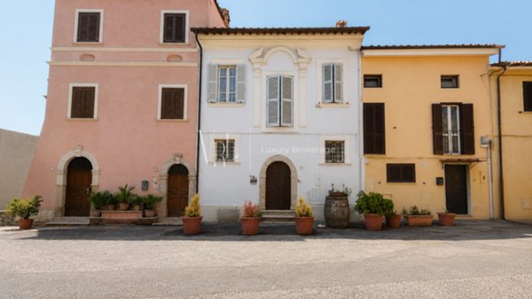 casa indipendente in vendita a Tivoli
