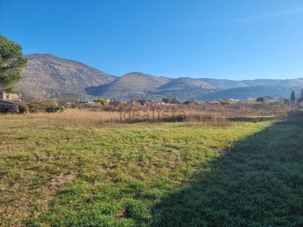 casa indipendente in vendita a Tivoli in zona Campolimpido