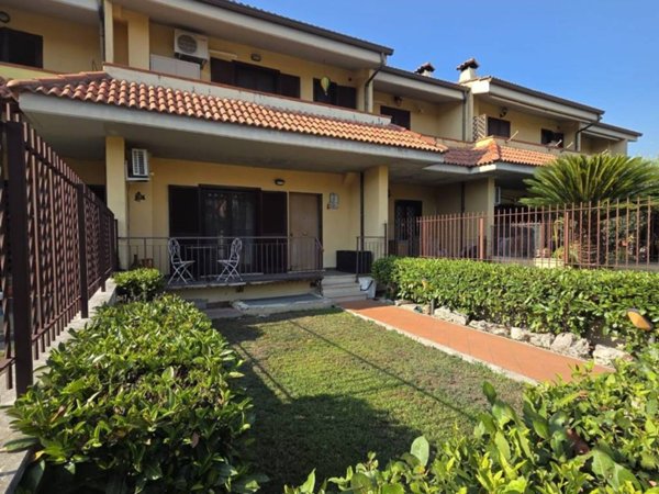 casa indipendente in vendita a Tivoli in zona Terme