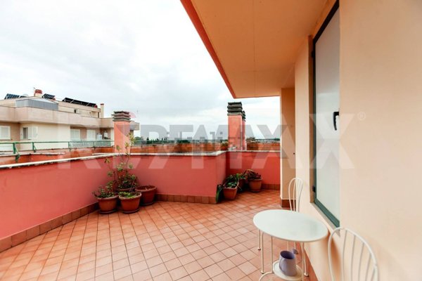 appartamento in vendita a Tivoli in zona Campolimpido