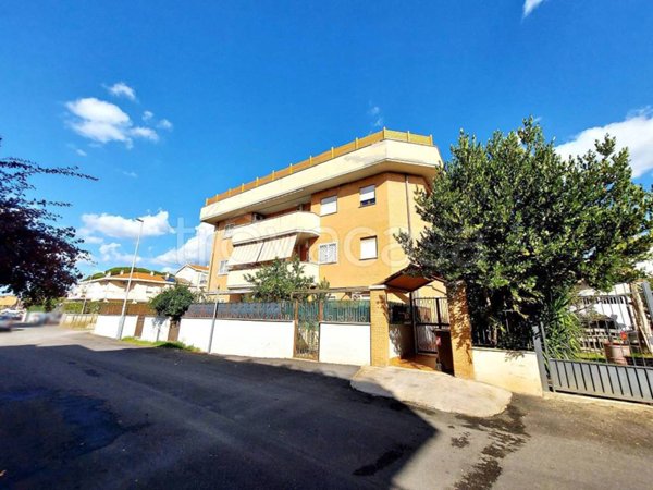 casa indipendente in vendita a Tivoli in zona Villa Adriana
