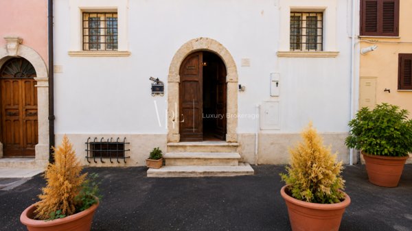 casa indipendente in vendita a Tivoli