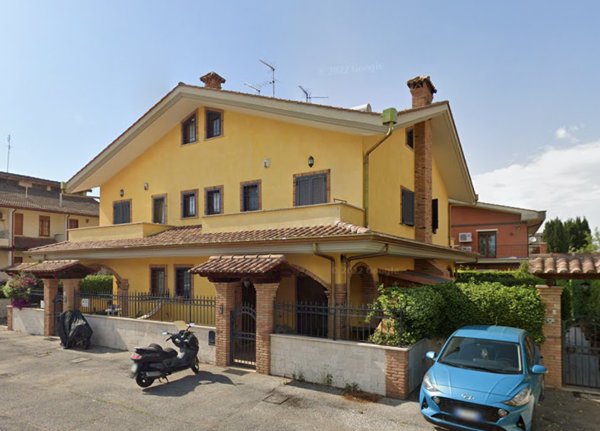 casa indipendente in vendita a Tivoli in zona Terme