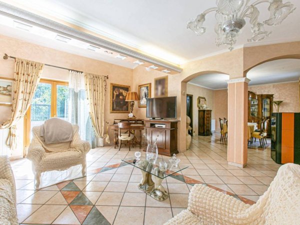 casa indipendente in vendita a Tivoli