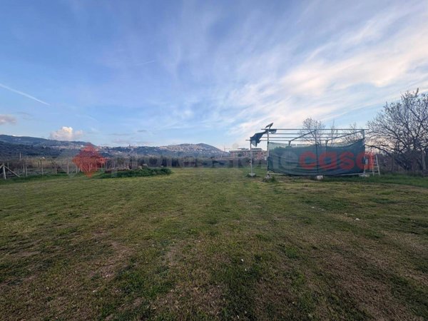 terreno in vendita a Tivoli in zona Campolimpido