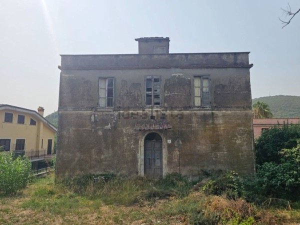 casa indipendente in vendita a Tivoli