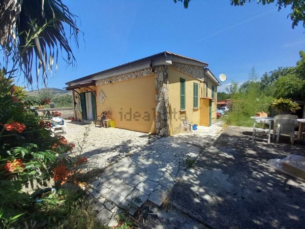 casa indipendente in vendita a Tivoli