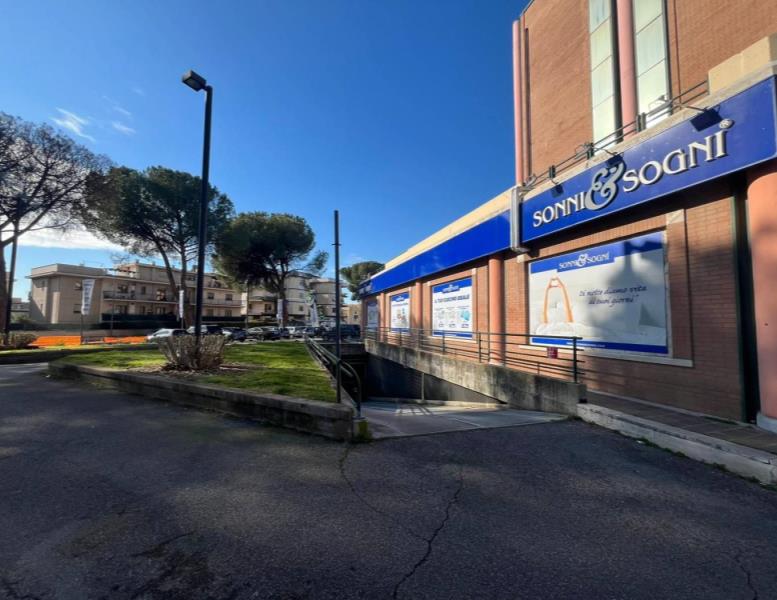box auto in vendita a Tivoli in zona Terme