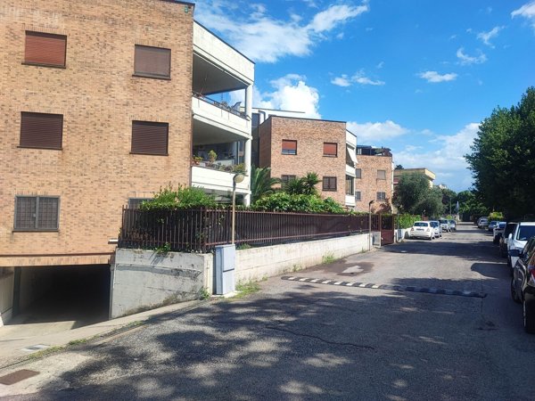 box auto in vendita a Tivoli