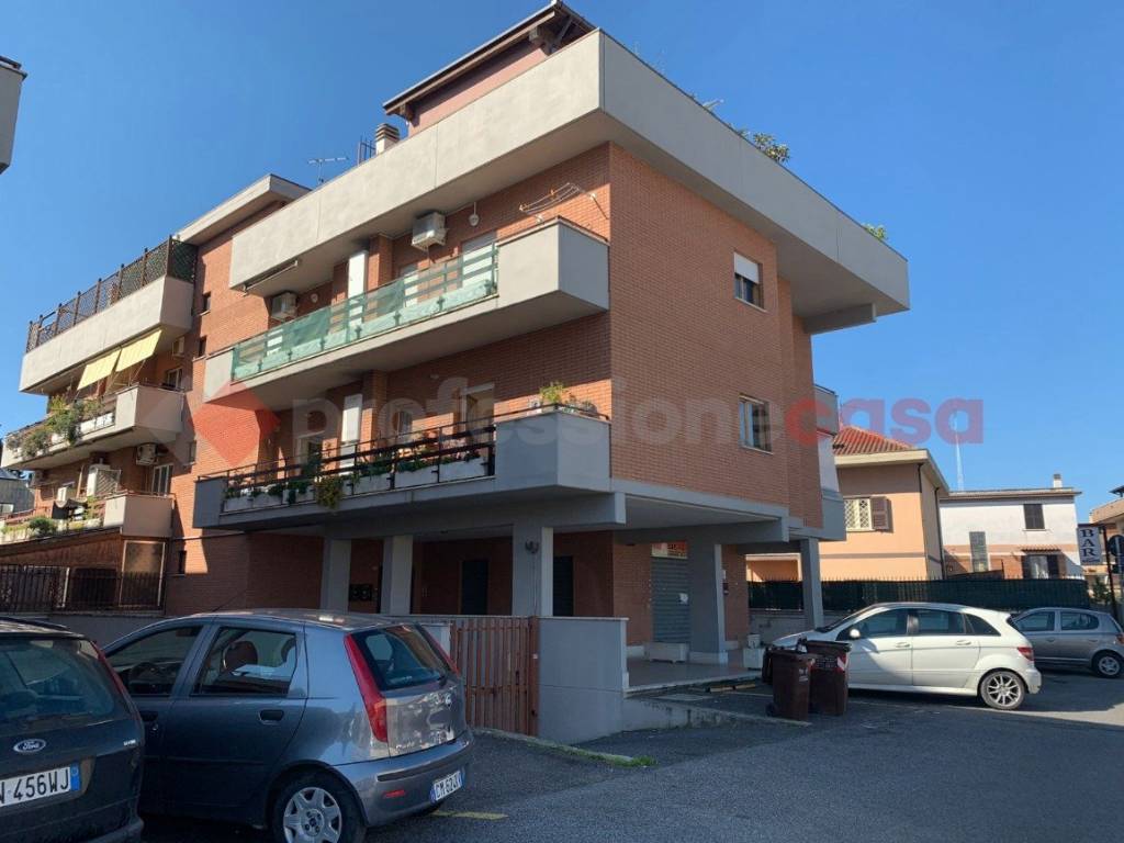 box auto in vendita a Tivoli in zona Favale