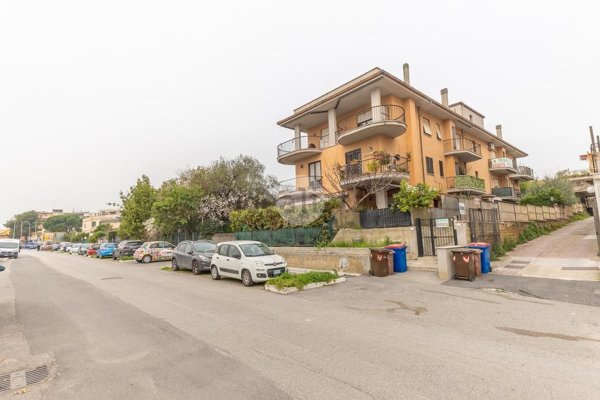 box auto in vendita a Tivoli in zona Ponte Lucano