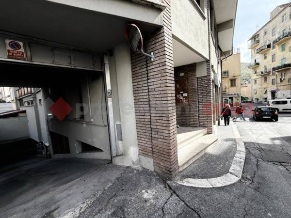 box auto in vendita a Tivoli