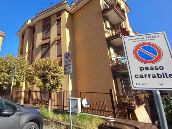 box auto in vendita a Tivoli