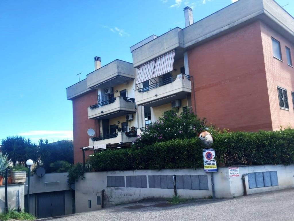 box auto in vendita a Tivoli in zona Favale