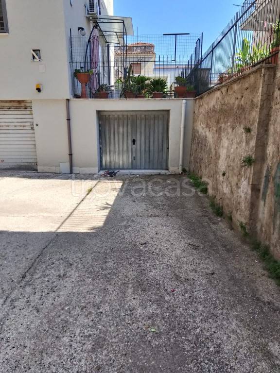 box auto in vendita a Tivoli in zona Terme