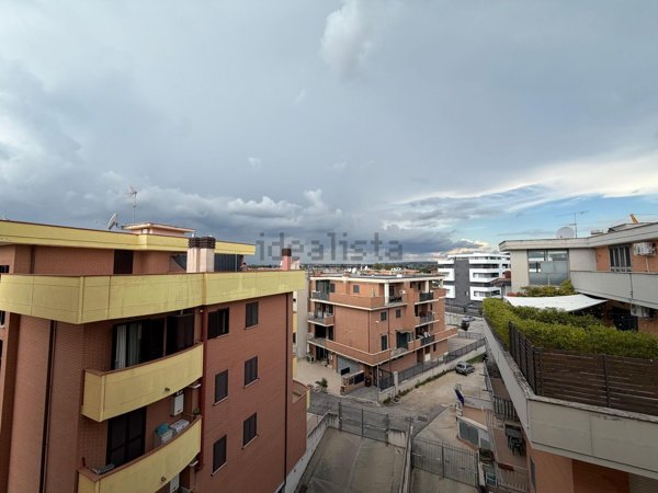 appartamento in vendita a Tivoli in zona Campolimpido