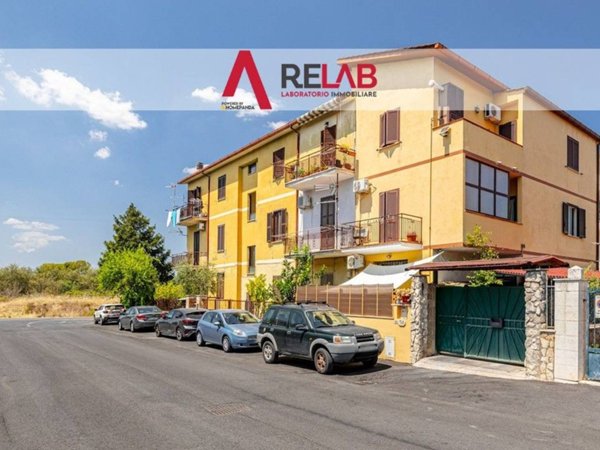 casa indipendente in vendita a Tivoli in zona Terme