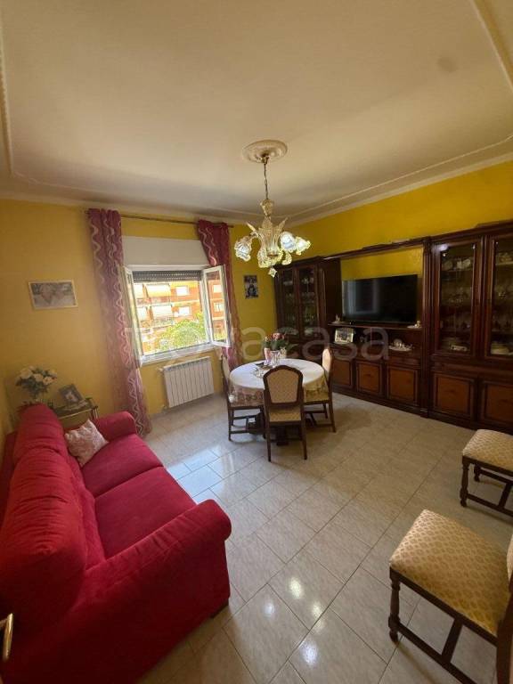 appartamento in vendita a Tivoli in zona Terme