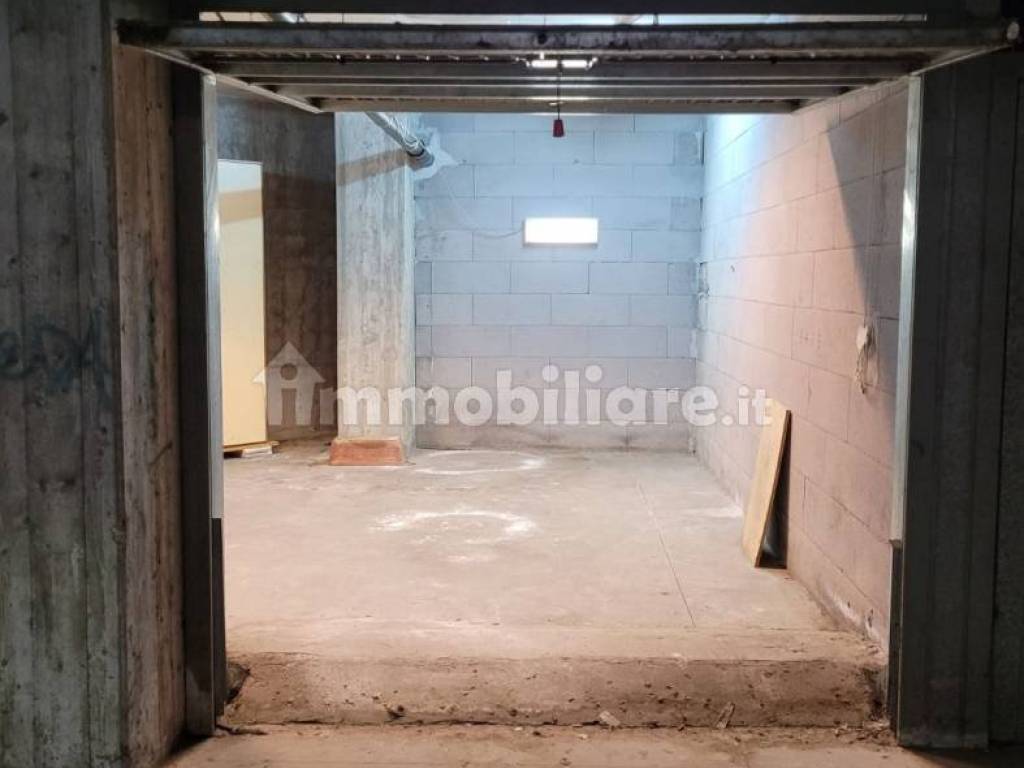 box auto in vendita a Tivoli in zona Terme