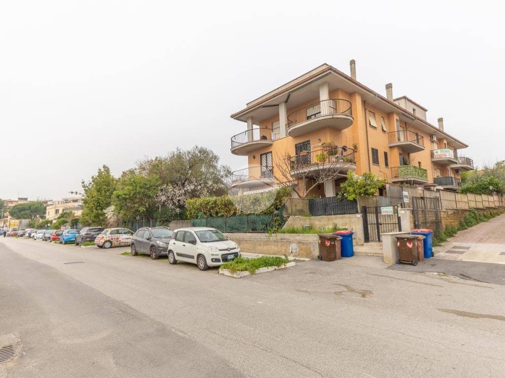 box auto in vendita a Tivoli in zona Ponte Lucano