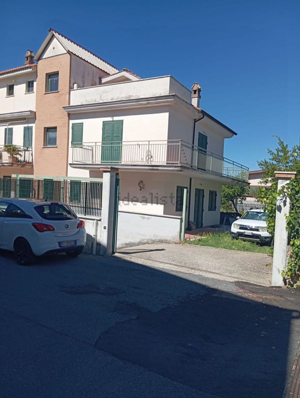 casa indipendente in vendita a Tivoli in zona Villa Adriana