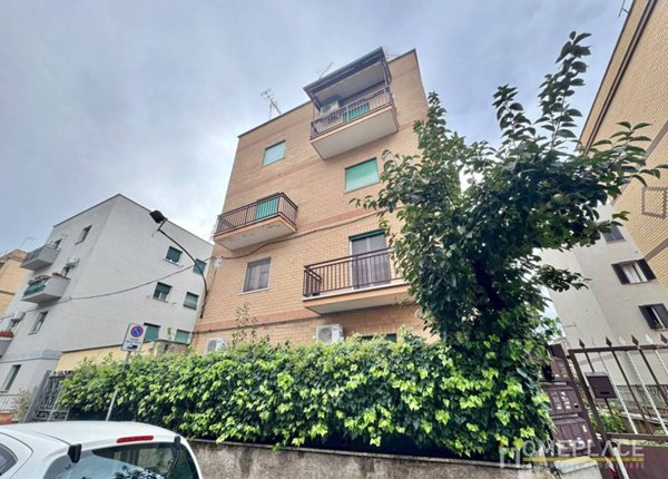 appartamento in vendita a Tivoli in zona Terme