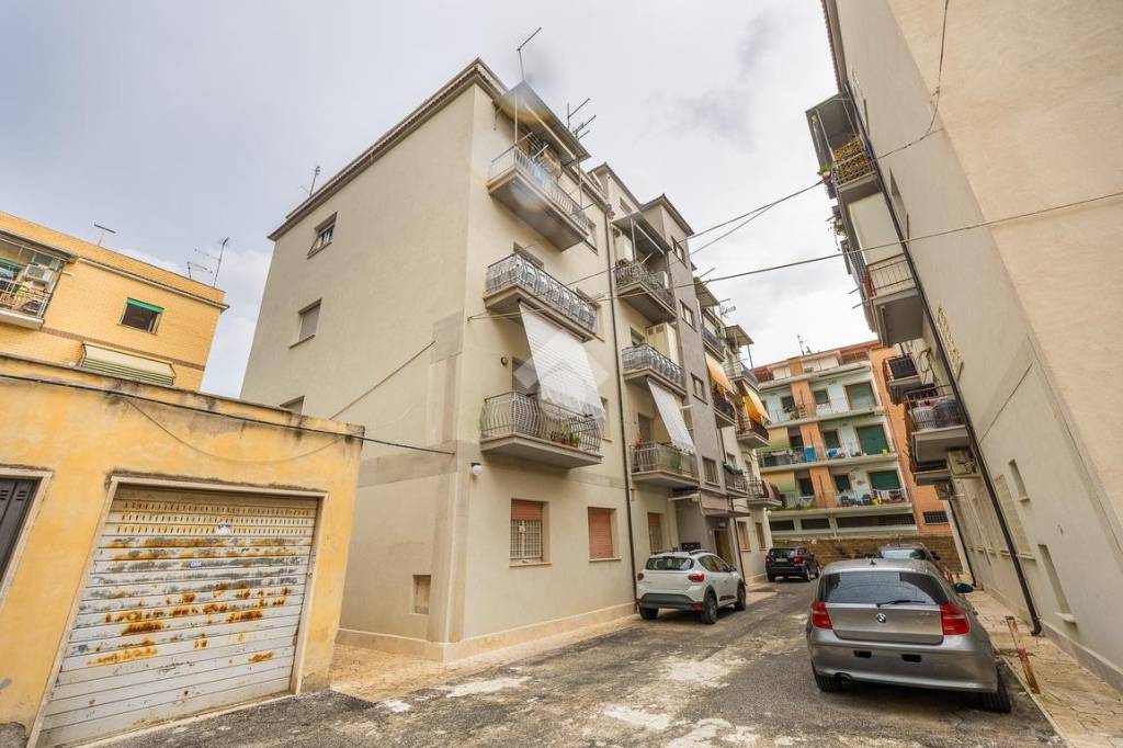 appartamento in vendita a Tivoli in zona Terme