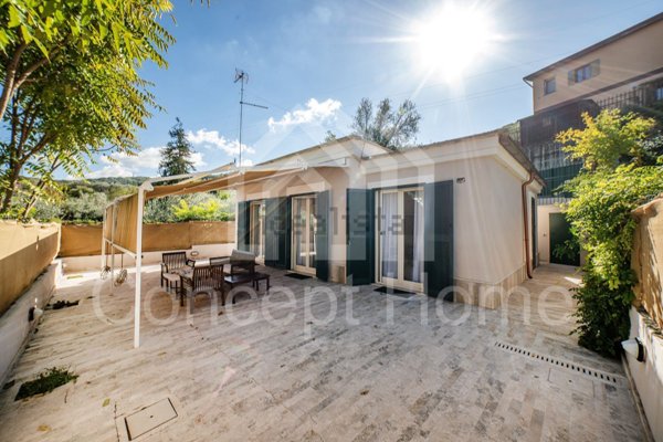 casa indipendente in vendita a Tivoli