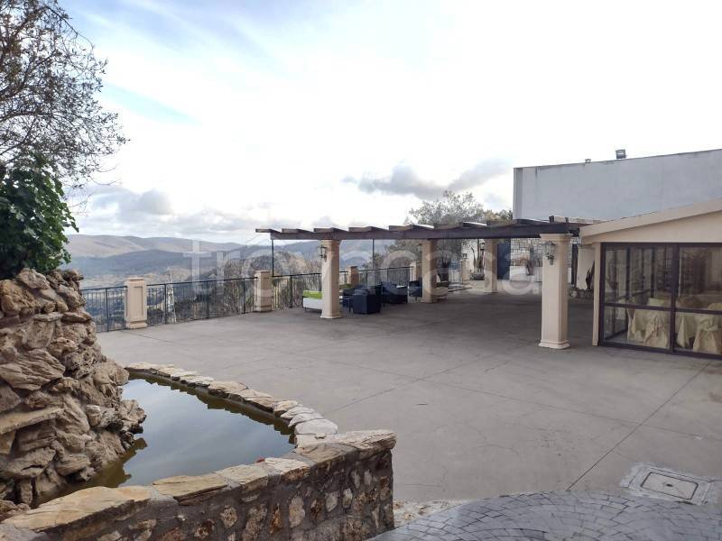 trivano in vendita a Tolfa