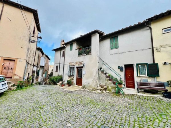 casa indipendente in vendita a Tolfa