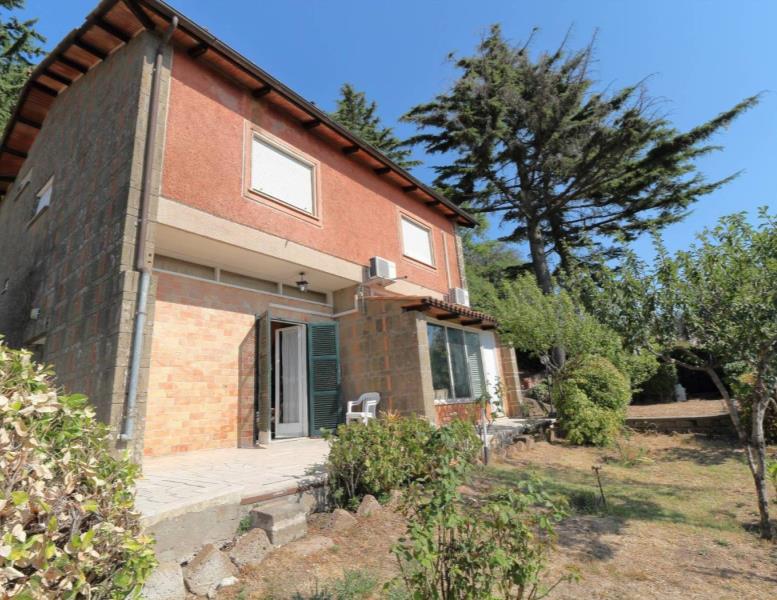 casa indipendente in vendita a Tolfa